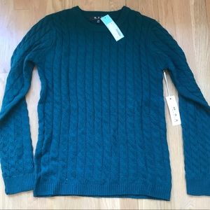 NWT crewneck cable knit sweater